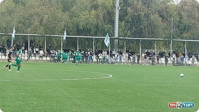 חגיגות ביציעים (אלי שמואלי)